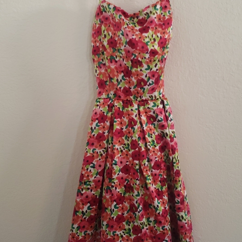 Dress - Picture 3 of 4